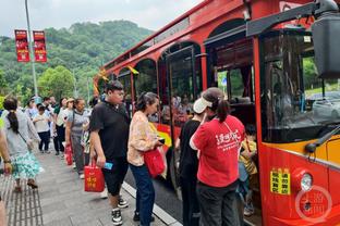 唐斯：快船有乔治和小卡 不可能完全防住但必须限制他们